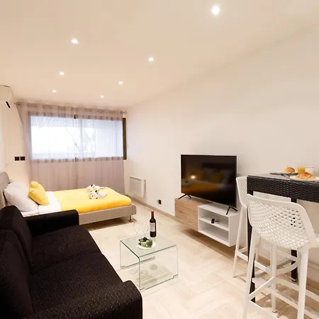 Apartment Gray D'albion 2c4 Yourhosthelper