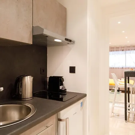 Apartment Gray D'albion 2c4 Yourhosthelper